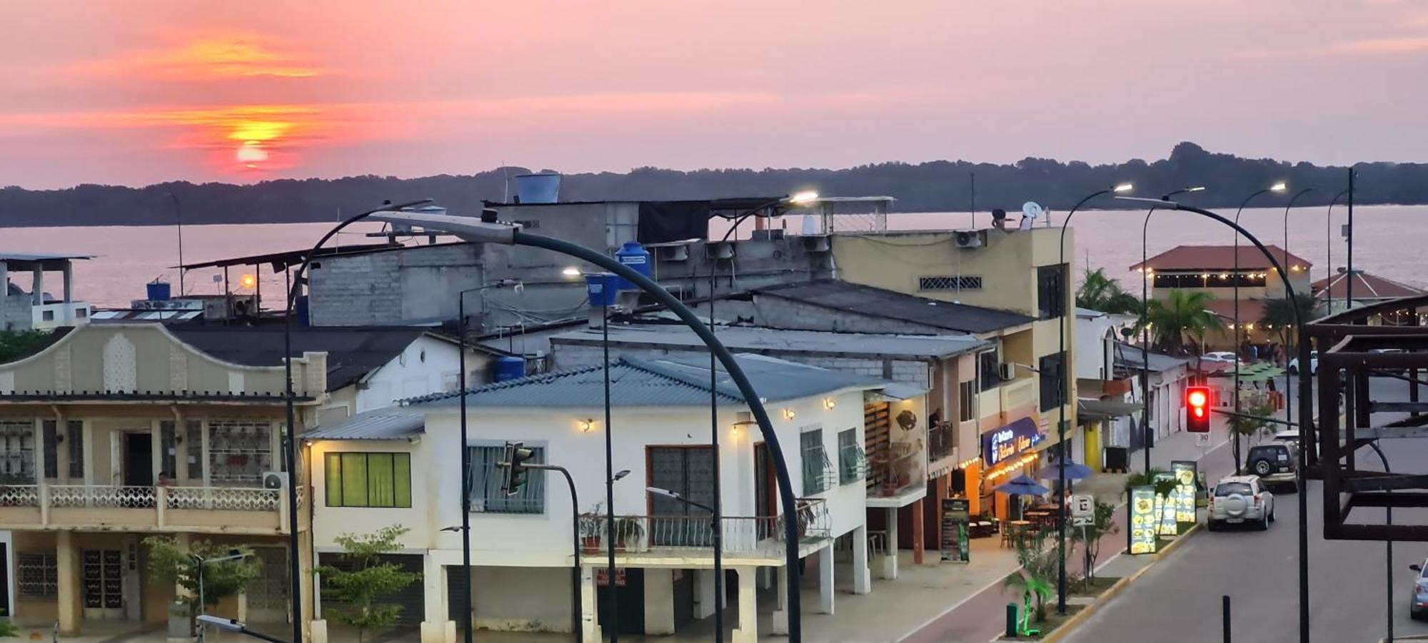 Hostal Solar Del Puerto Machala Exterior foto
