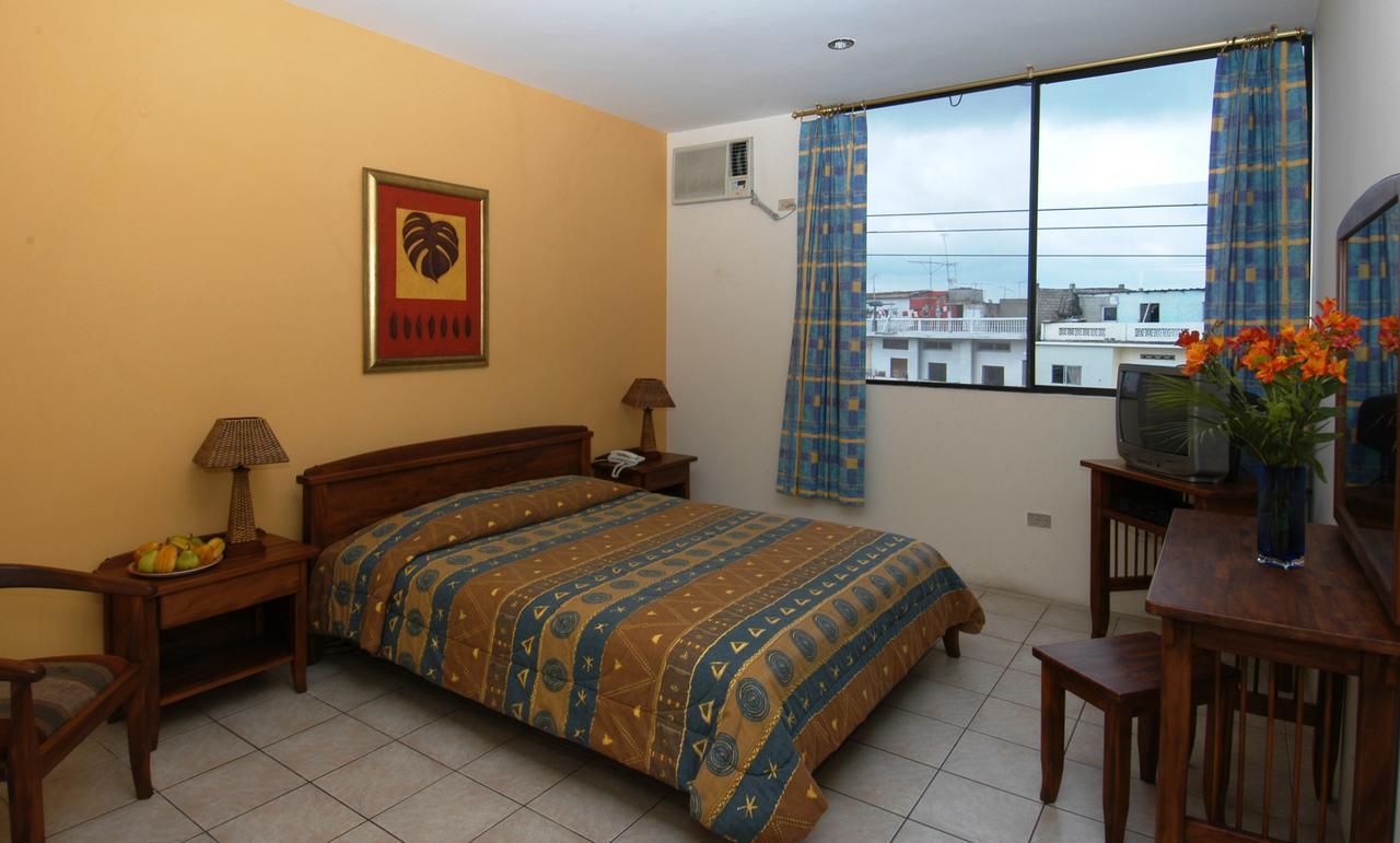 Hostal Solar Del Puerto Machala Exterior foto